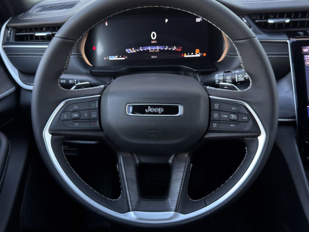New 2025 Jeep Grand Cherokee Limited AWD/4WD image 12