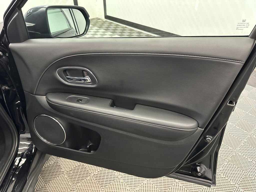Used 2021 Honda HR-V EX-L image 14