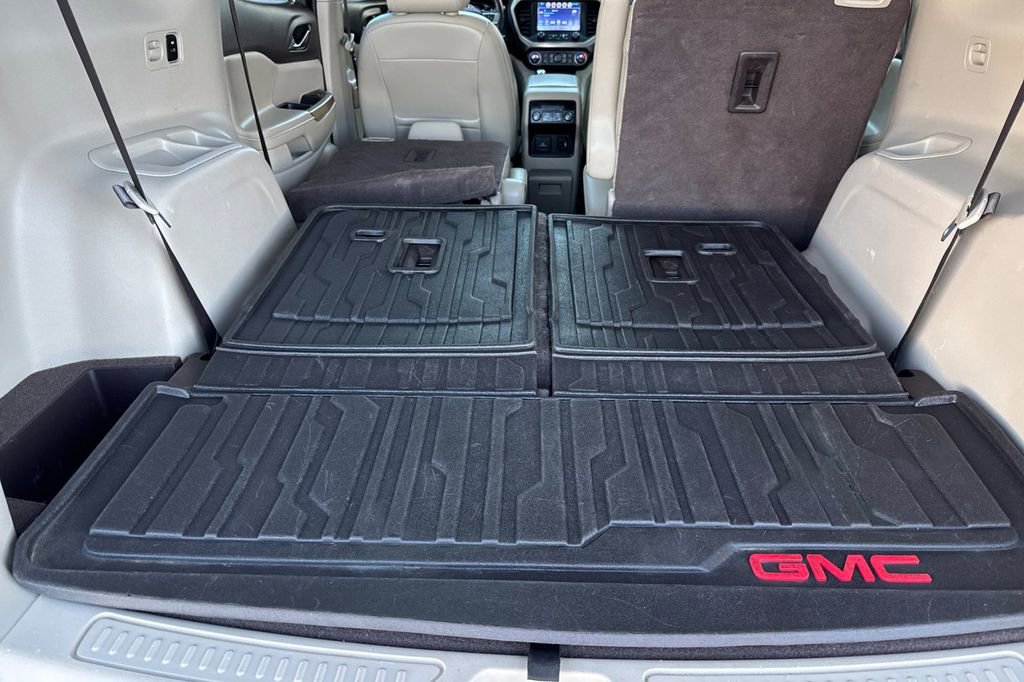 Used 2018 GMC Acadia Denali image 16