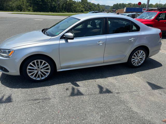 Used 2011 Volkswagen Jetta SEL FWD image 6