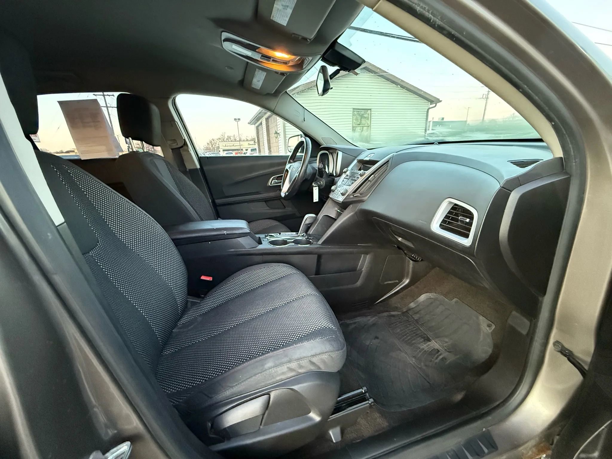 Used 2011 Chevrolet Equinox LT image 9