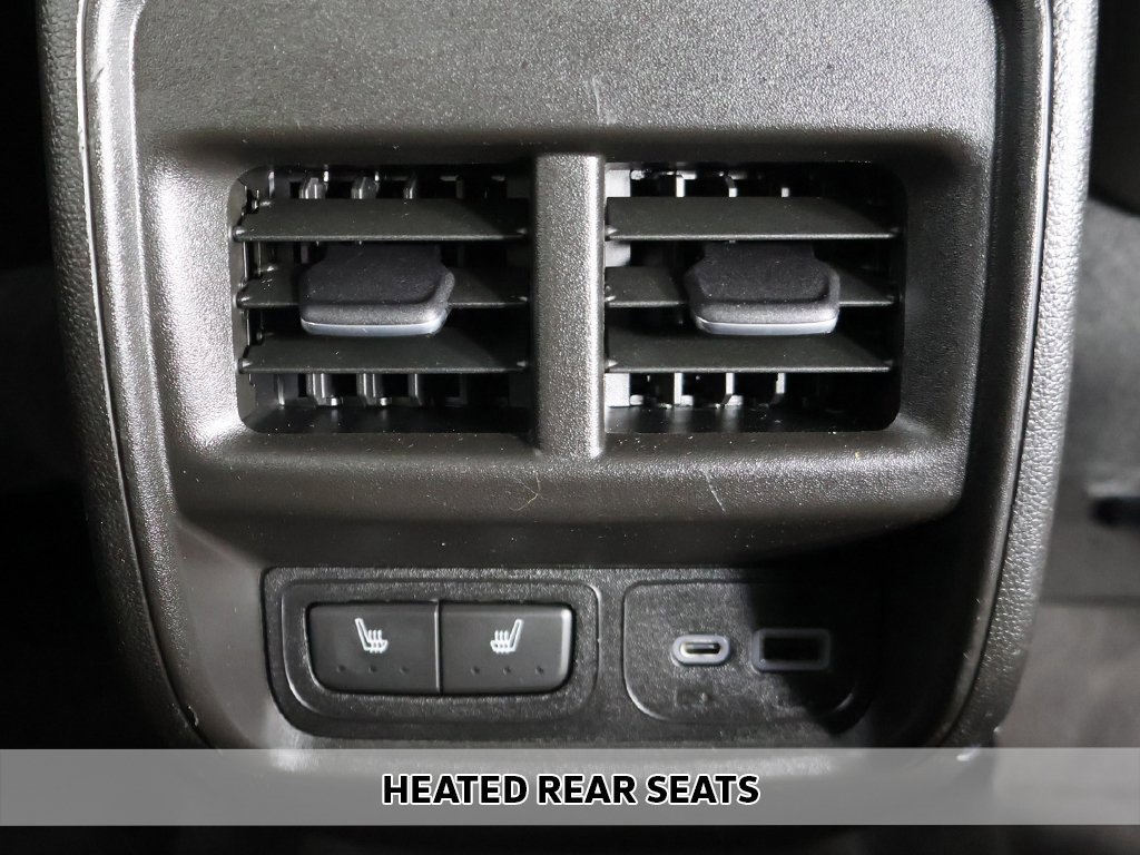 Used 2022 Cadillac XT4 Premium Luxury w/ Enhanced Visibility Package image 9