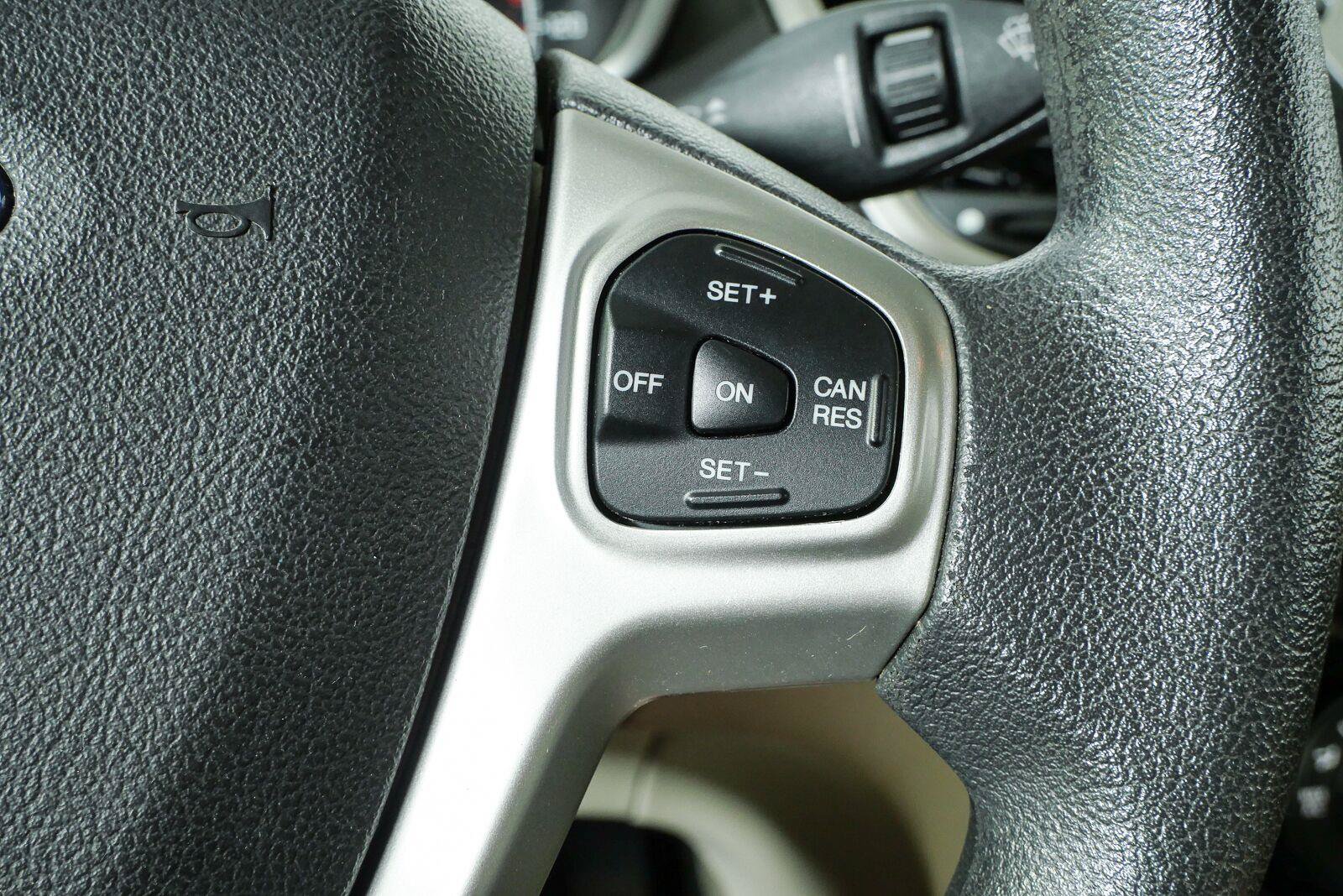 Used 2013 Ford Fiesta SE FWD image 11