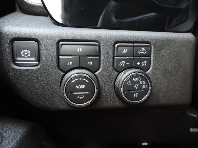 Used 2025 Chevrolet Silverado 2500 LT w/ Trail Boss Package AWD/4WD image 30