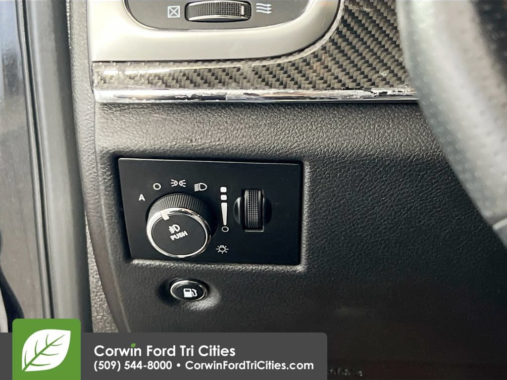 Used 2014 Jeep Grand Cherokee SRT8 w/ Luxury Group II AWD/4WD image 18