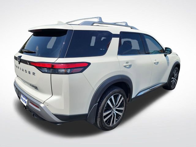 Used 2023 Nissan Pathfinder Platinum w/ Cargo Package image 5