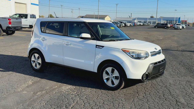 Used 2015 Kia Soul Base image 2