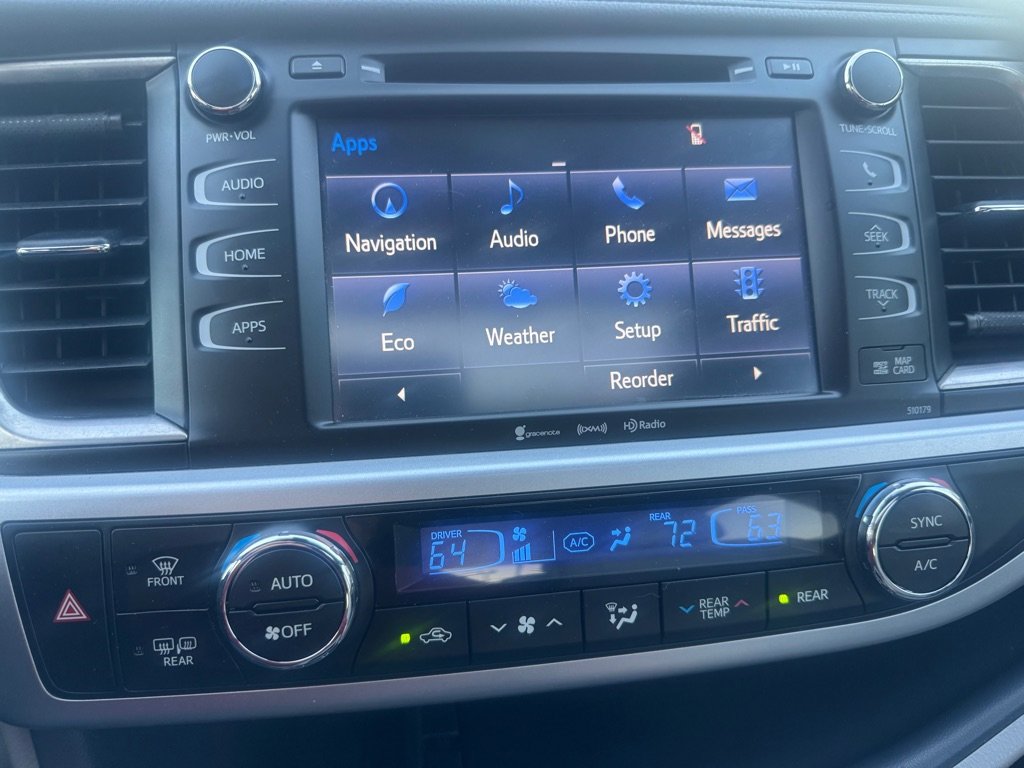 Used 2018 Toyota Highlander SE image 26