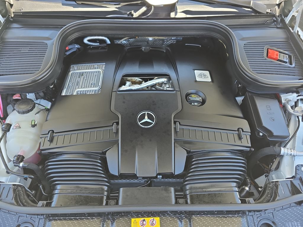 Used 2026 Mercedes-Benz Maybach GLS 600 4MATIC image 34