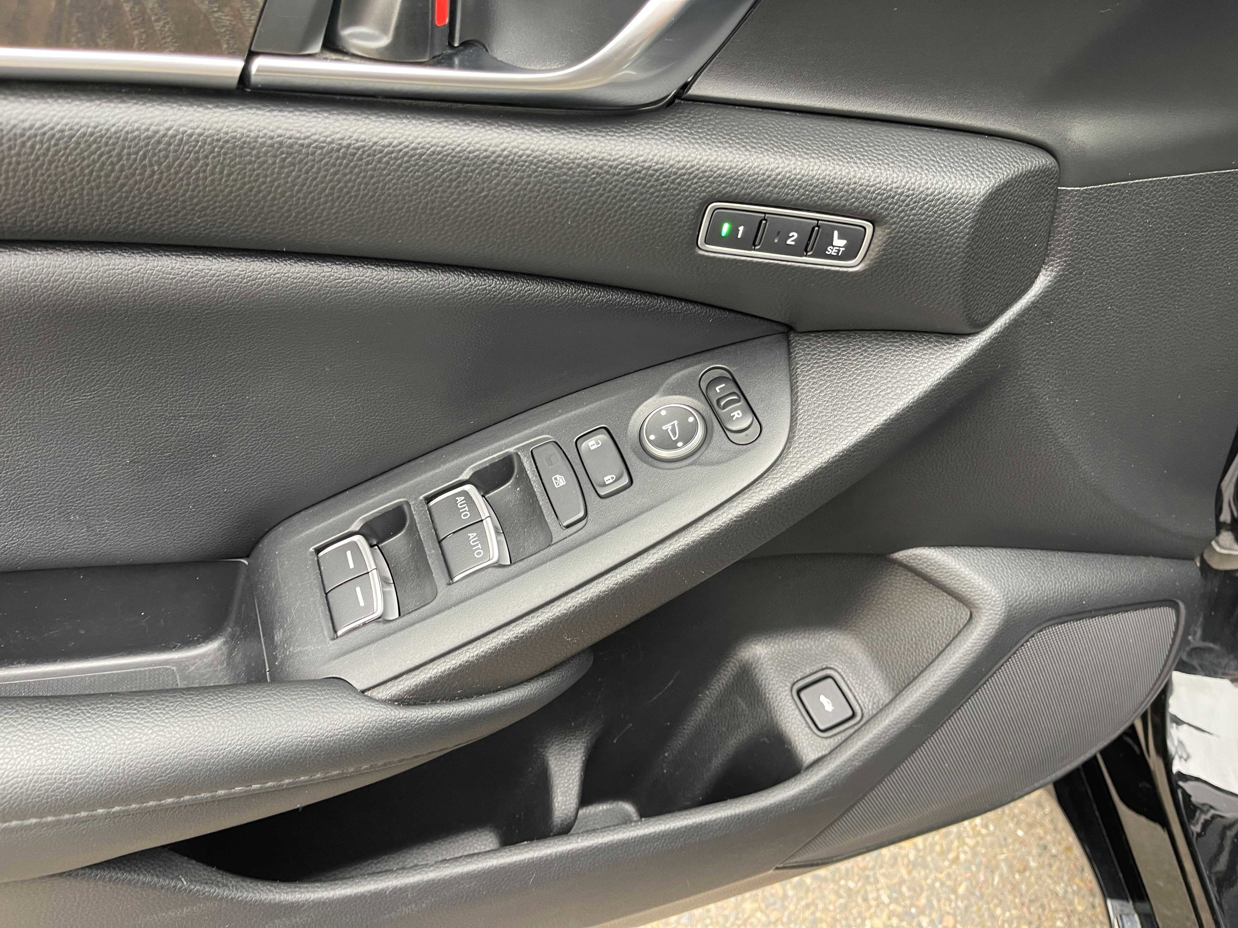 Used 2022 Honda Accord EX-L image 19