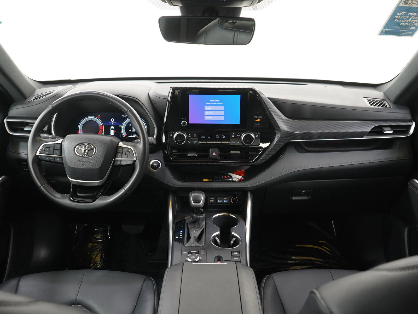 Used 2025 Toyota Highlander XSE AWD/4WD image 16