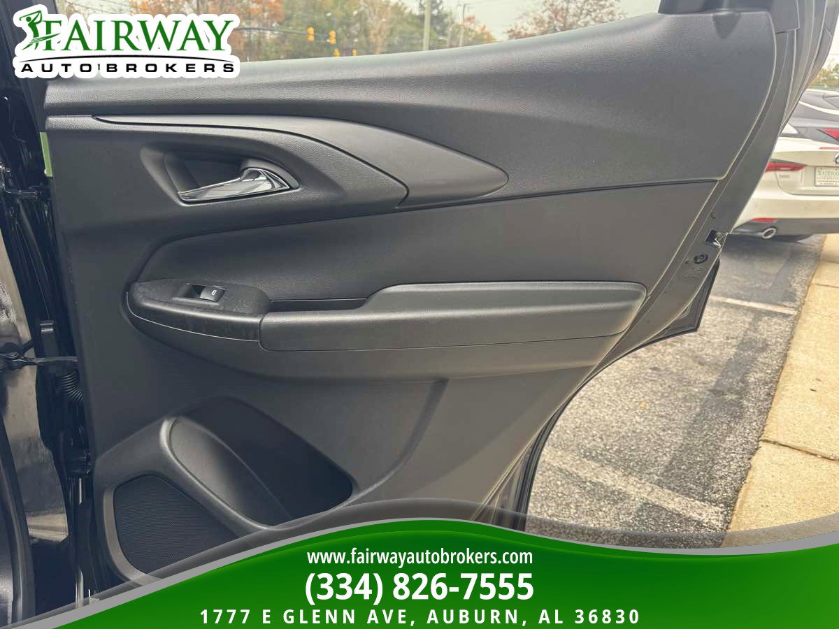 Used 2024 Chevrolet TrailBlazer LT w/ LT Cold Weather Package image 29