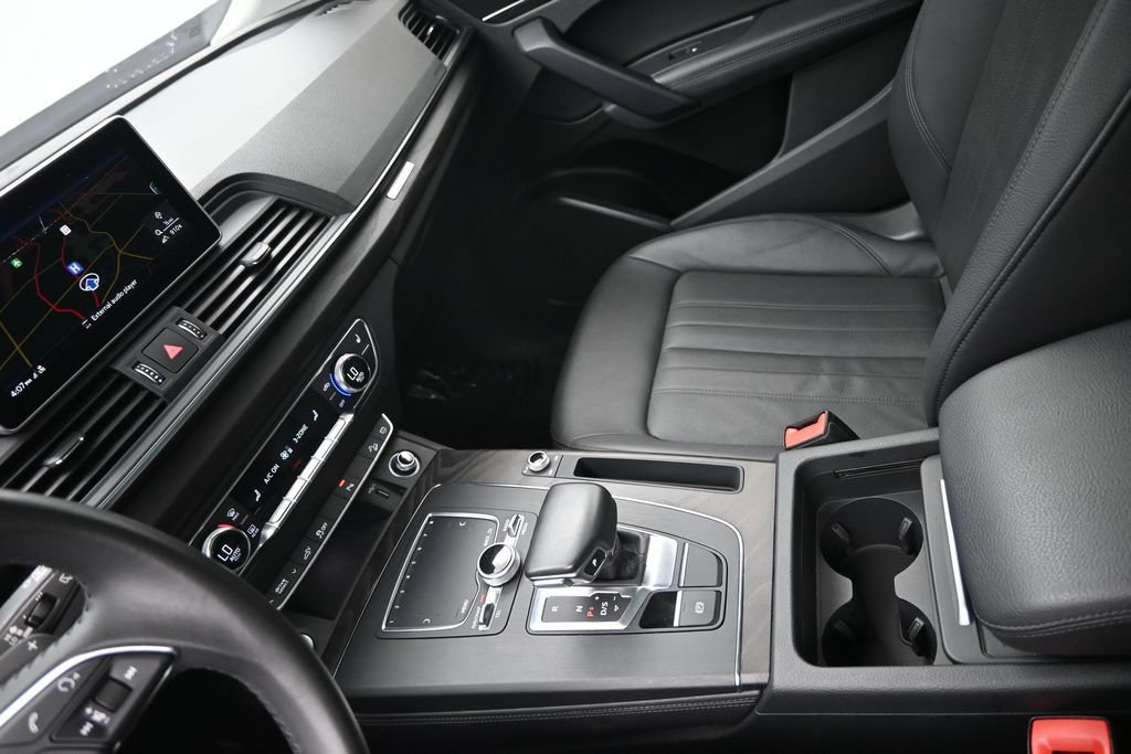 Used 2020 Audi Q5 e Premium Plus w/ Premium Plus Package AWD/4WD image 20