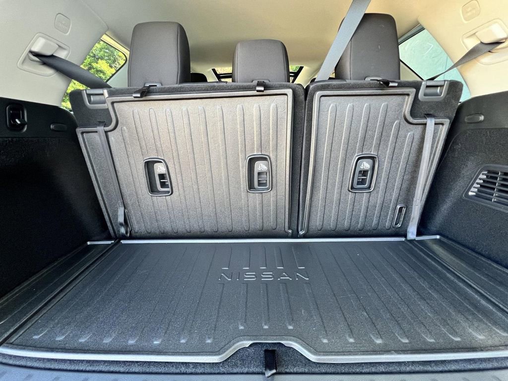 New 2025 Nissan Pathfinder SV w/ SV Premium Package image 33