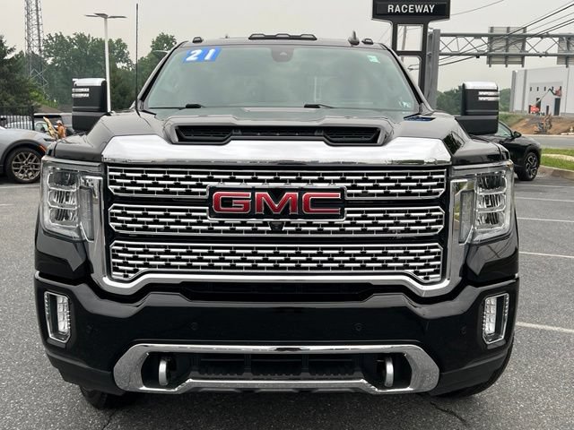 Used 2021 GMC Sierra 3500 Denali w/ Denali Ultimate Package AWD/4WD image 2