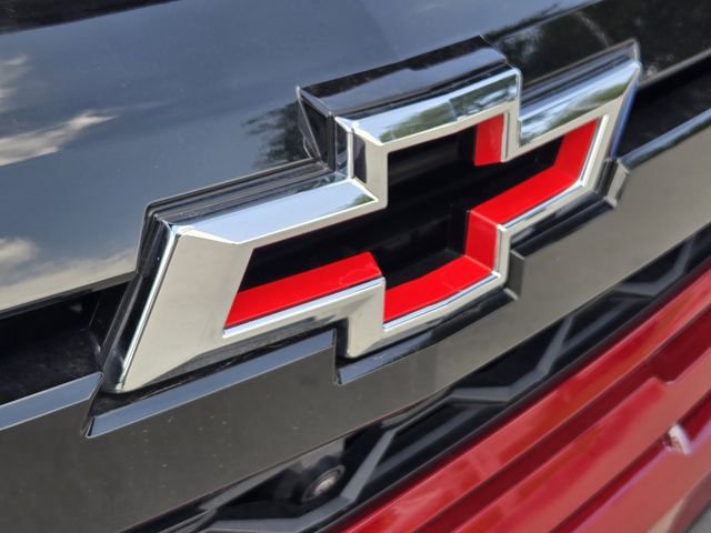 Used 2025 Chevrolet Colorado ZR2 w/ Technology Package AWD/4WD image 11