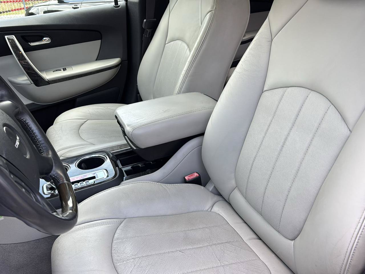Used 2011 GMC Acadia Denali FWD image 11