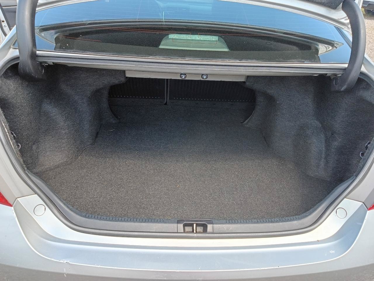 Used 2016 Toyota Camry SE FWD image 23