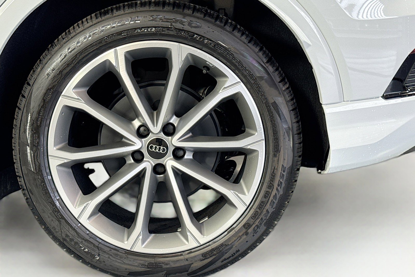 New 2026 Audi Q4 e-tron Premium image 28