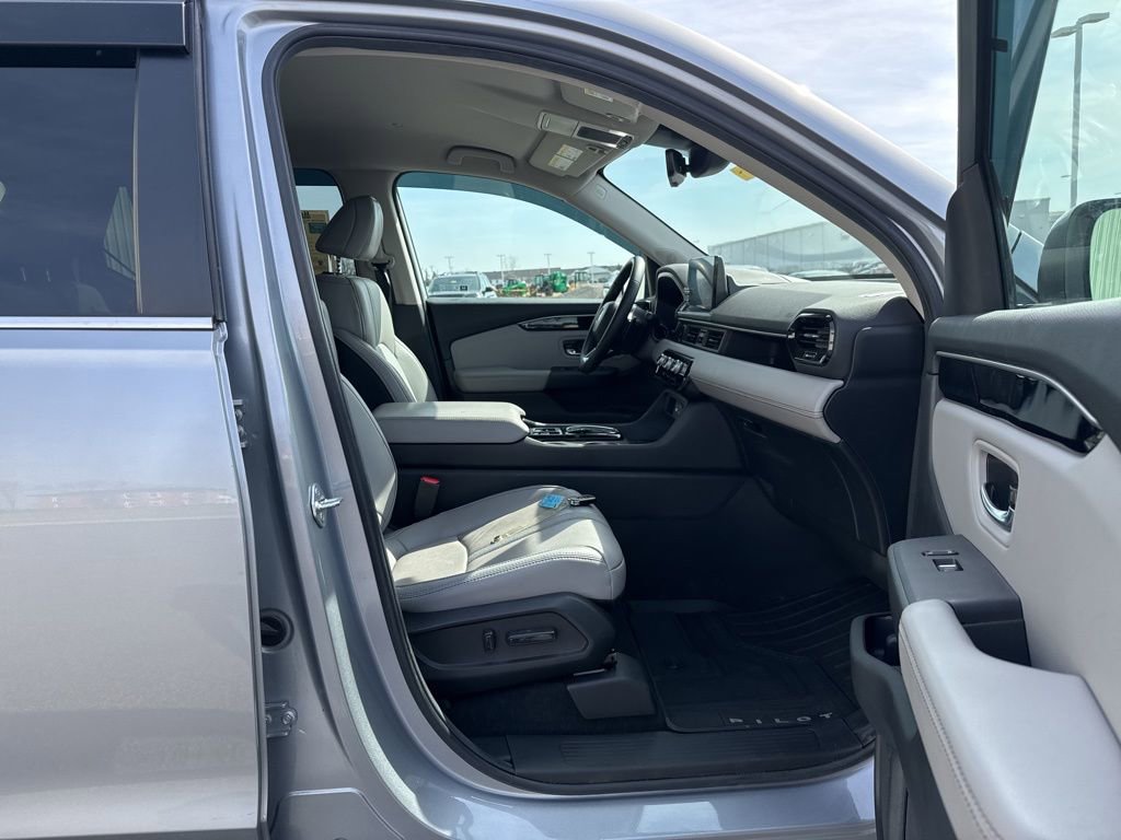 Used 2025 Honda Pilot EX-L image 38
