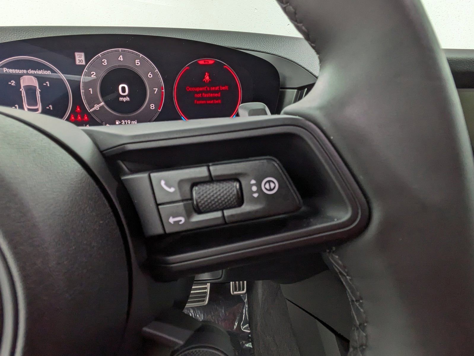 Used 2025 Porsche Cayenne S image 13