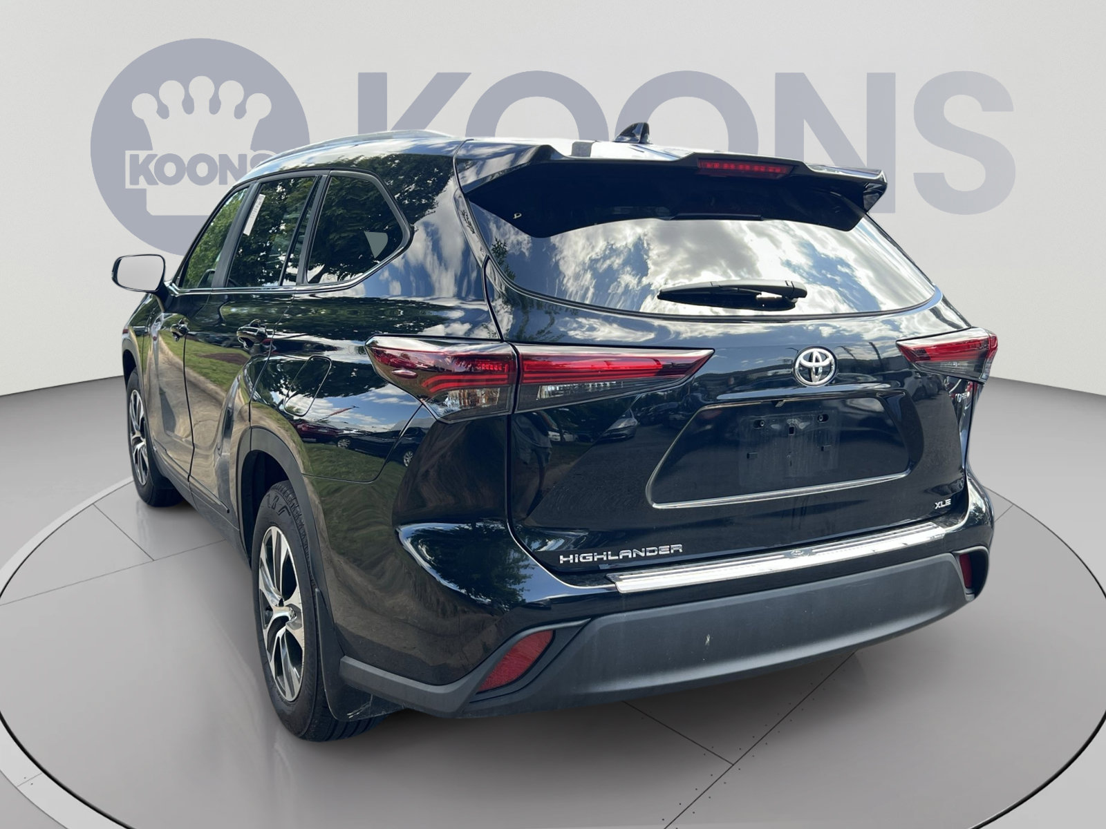 Used 2026 Toyota Highlander XLE w/ Protection Package #3 (TMS) AWD/4WD image 4