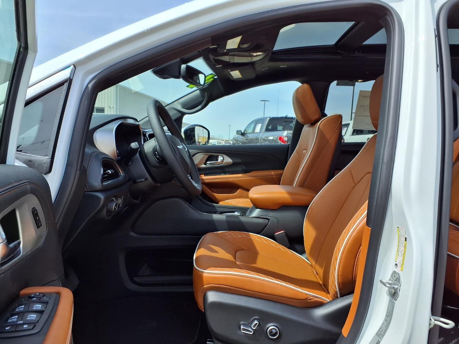 New 2026 Chrysler Pacifica Pinnacle FWD image 20