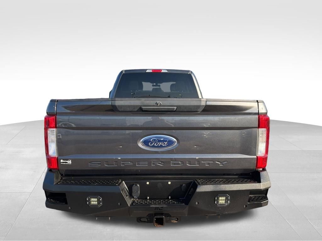 Used 2017 Ford F250 XLT w/ FX4 Off-Road Package image 4