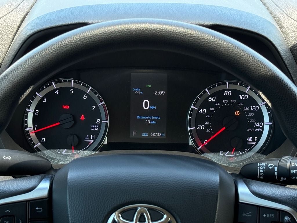 Used 2020 Toyota Highlander L FWD image 23