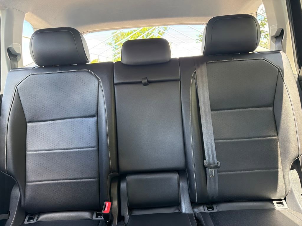 Used 2021 Volkswagen Tiguan SE FWD image 49
