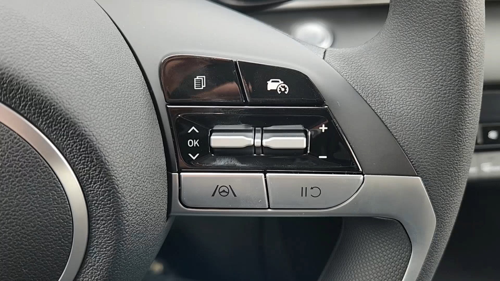 New 2026 Hyundai Elantra Blue image 12