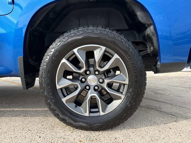 Used 2023 Chevrolet Silverado 1500 LT AWD/4WD image 16