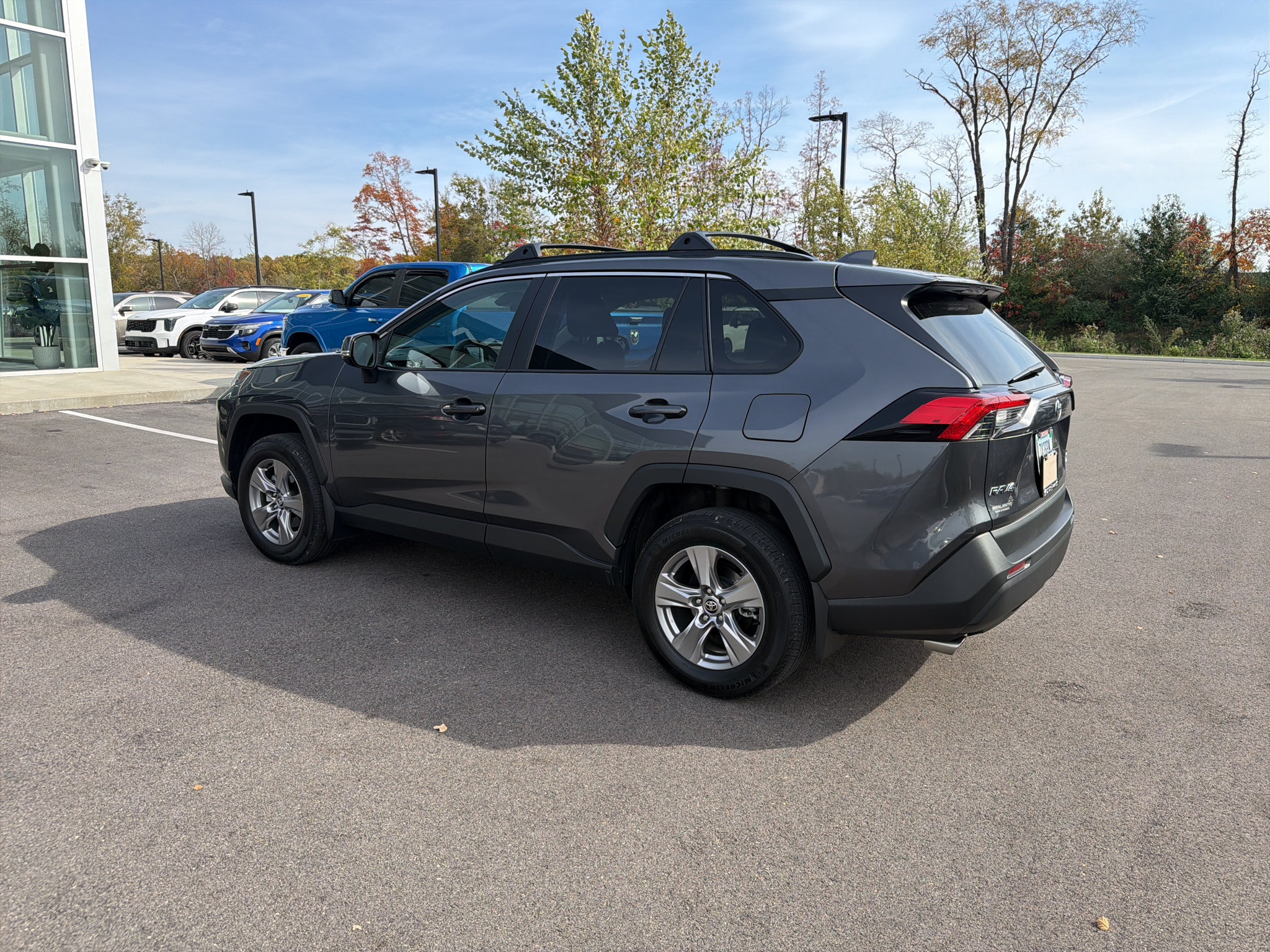Used 2023 Toyota RAV4 XLE w/ Convenience Package AWD/4WD image 4