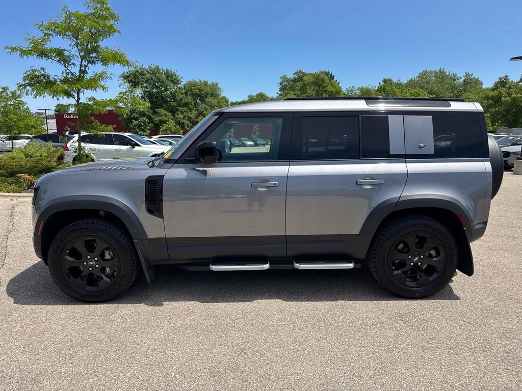 Used 2023 Land Rover Defender 110 SE AWD/4WD image 2