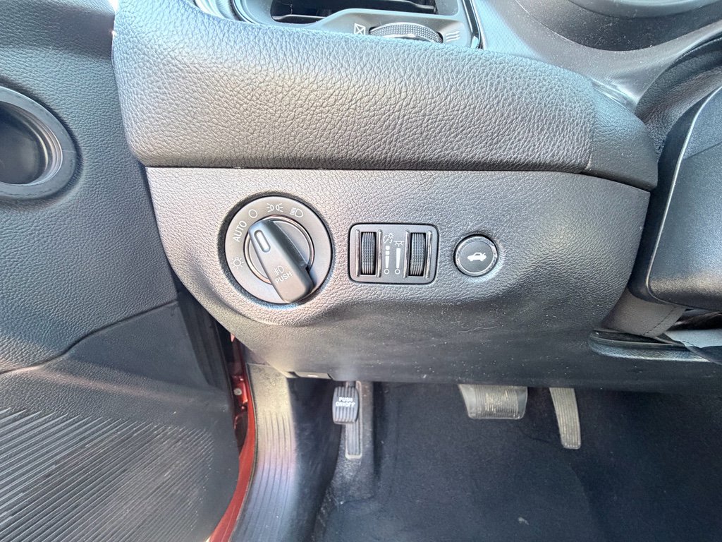Used 2021 Dodge Challenger GT image 11