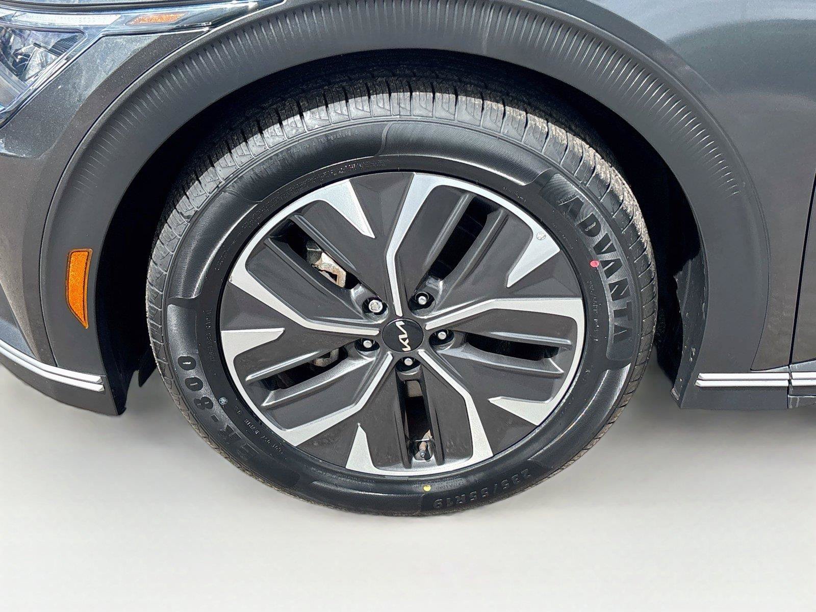 Used 2024 Kia EV6 Light RWD image 30