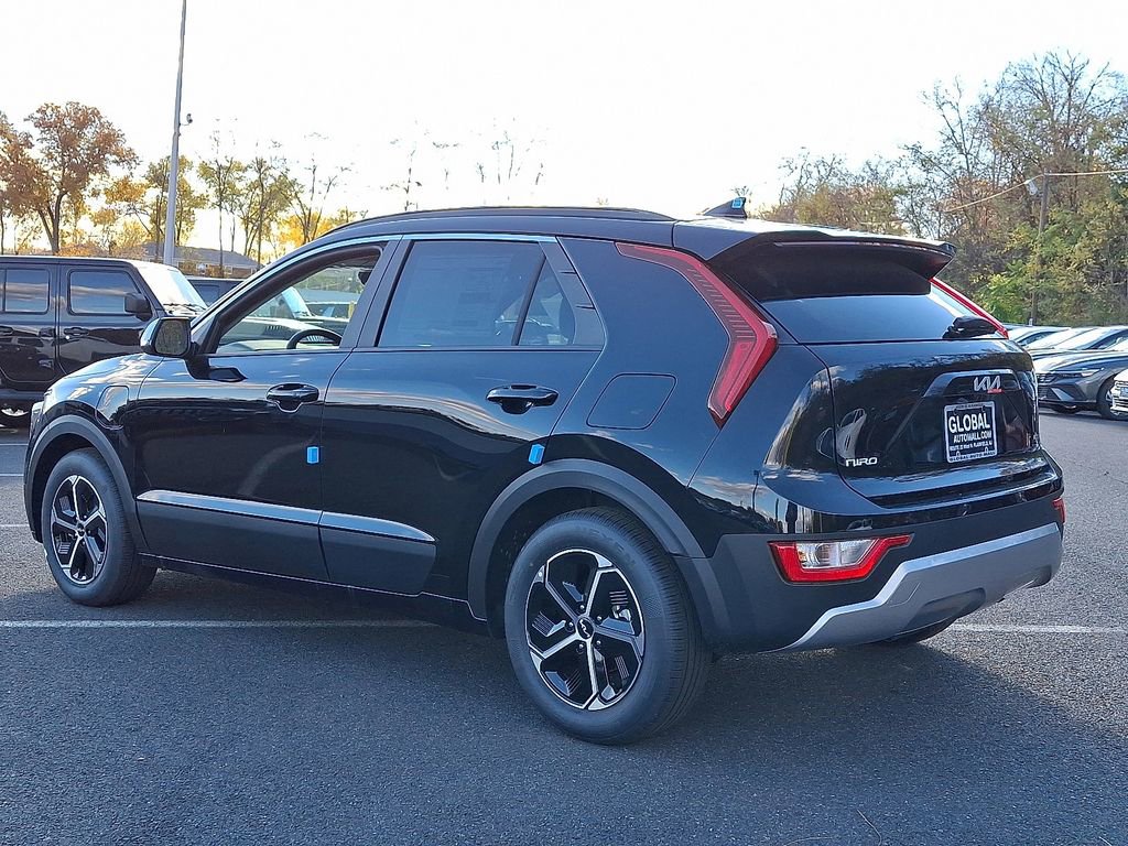 New 2025 Kia Niro EX w/ EX Cold Weather Package FWD image 3