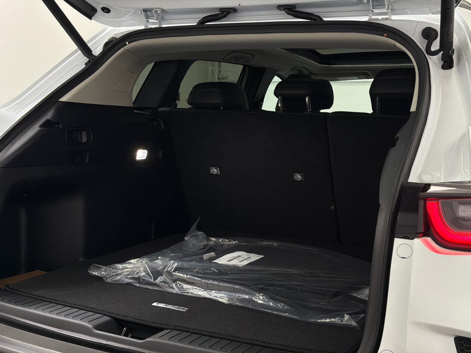 New 2026 MAZDA CX-50 AWD 2.5 Hybrid w/ Weather Package image 8
