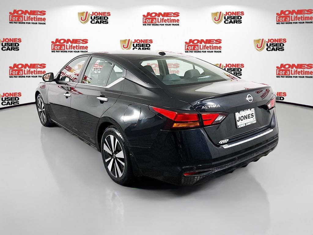 Used 2022 Nissan Altima 2.5 SV image 2