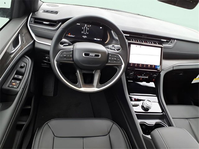 New 2025 Jeep Grand Cherokee L Limited image 12