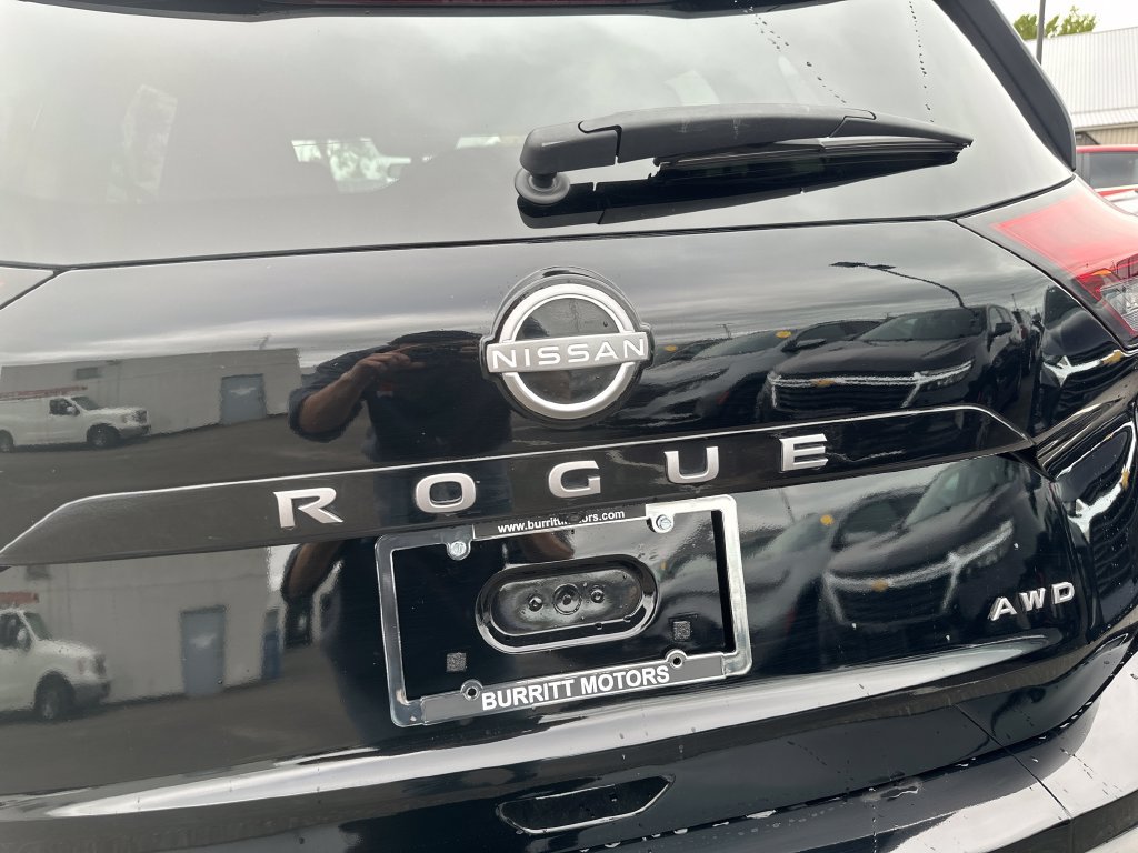 Used 2026 Nissan Rogue SV AWD/4WD image 28