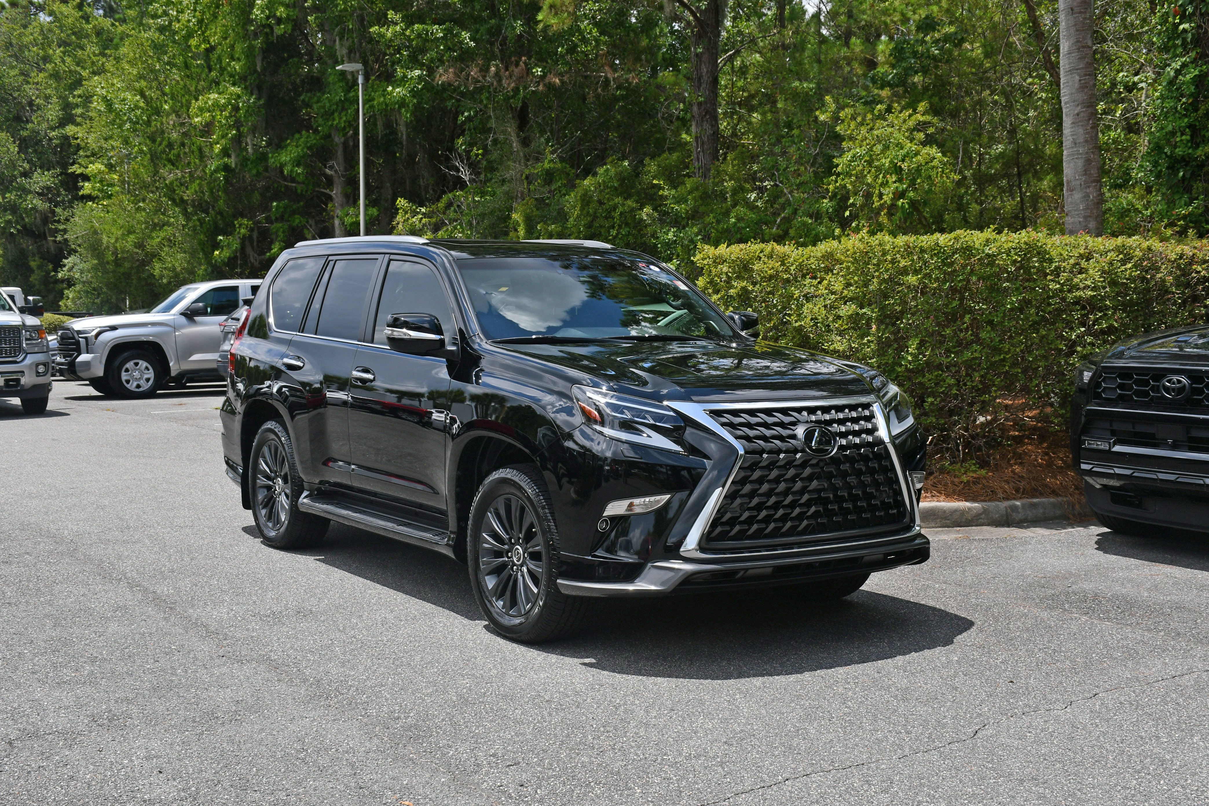 Used 2020 Lexus GX 460 Luxury w/ Luxury Sport Package AWD/4WD image 6