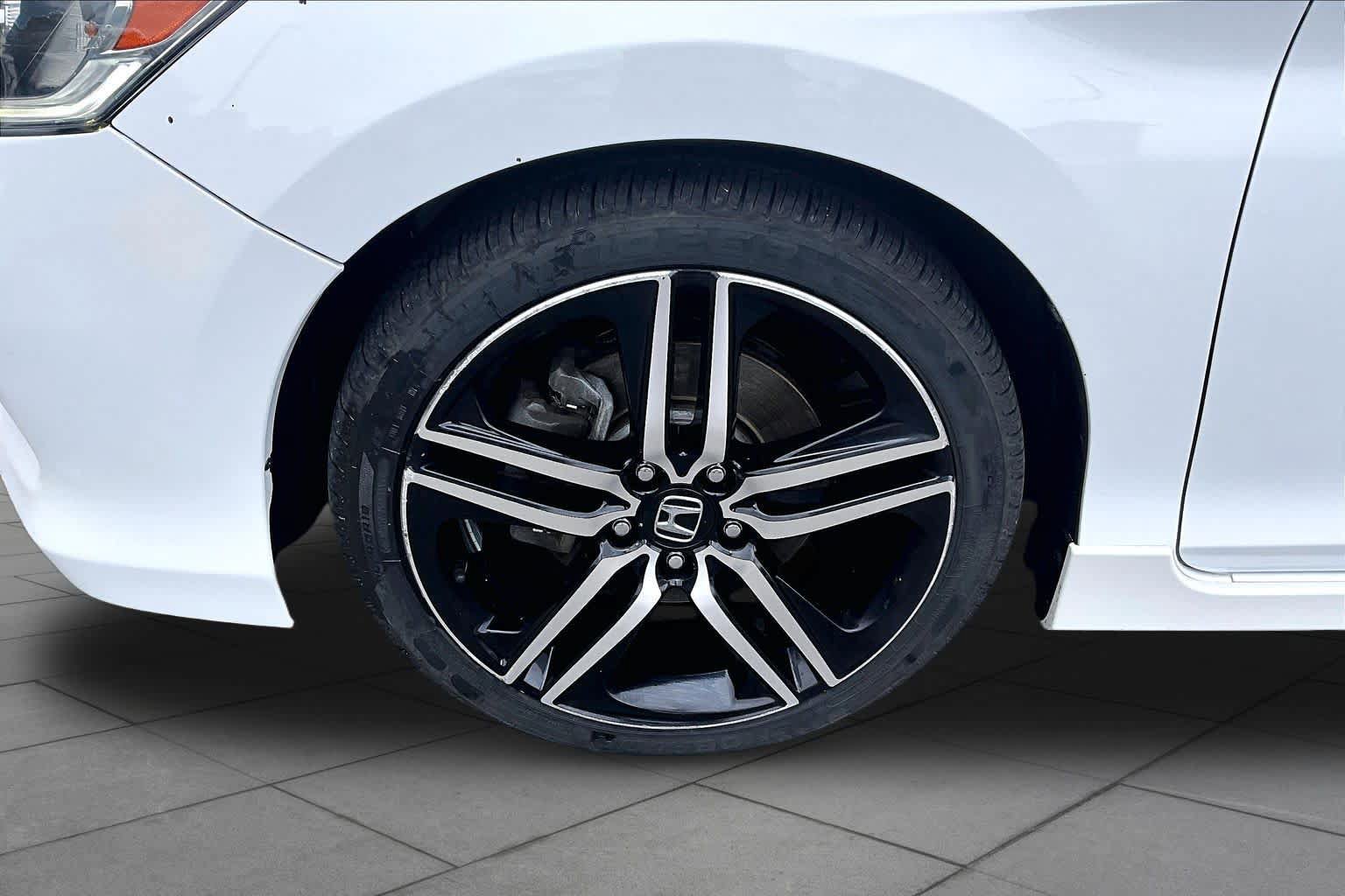 Used 2017 Honda Accord Sport image 11