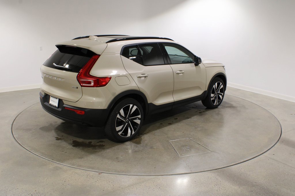 New 2026 Volvo XC40 B5 Ultra w/ Climate Package image 5