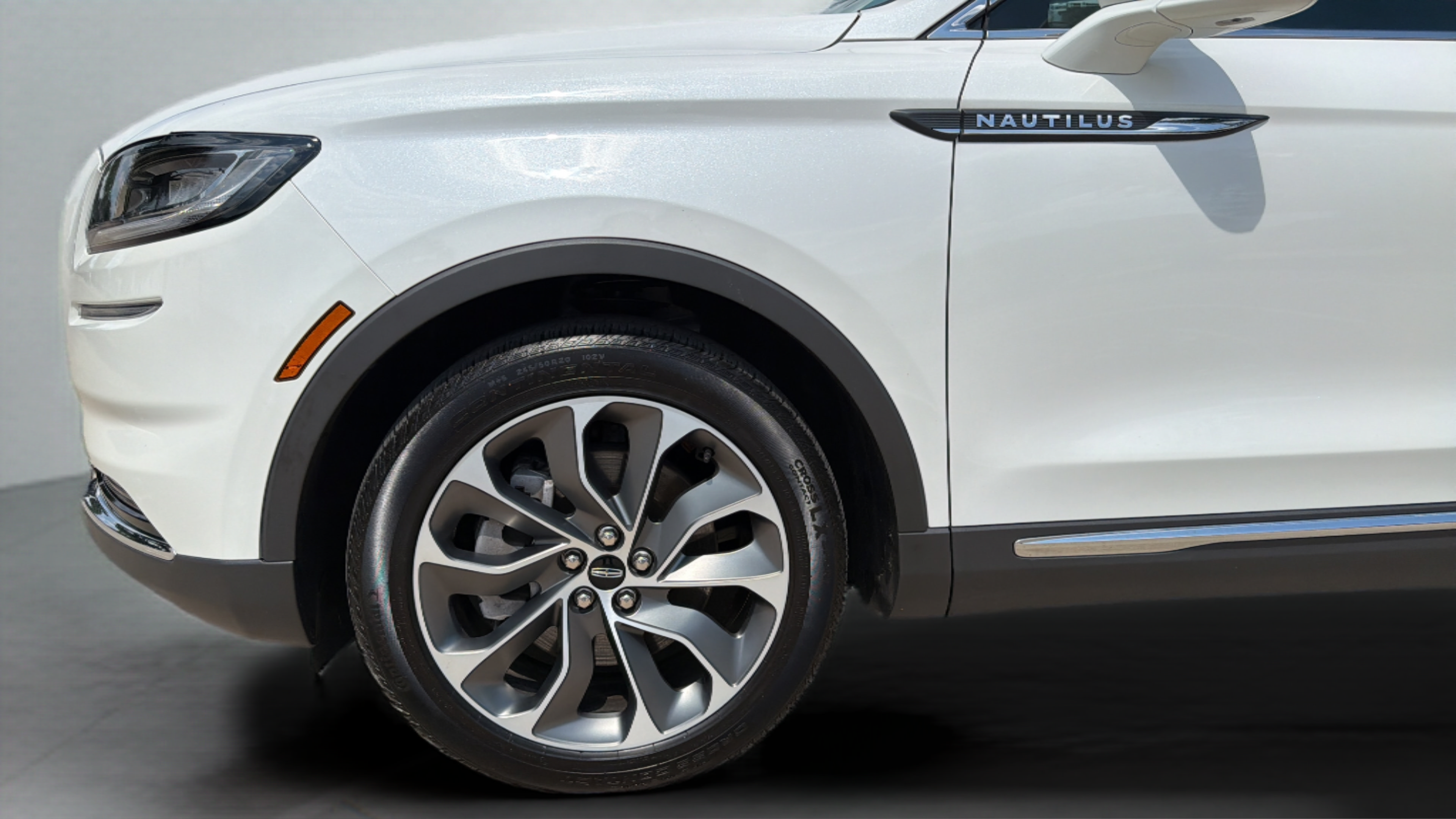 Used 2023 Lincoln Nautilus Reserve AWD/4WD image 29