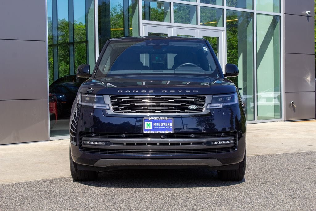 Used 2025 Land Rover Range Rover Long Wheelbase SE AWD/4WD image 2