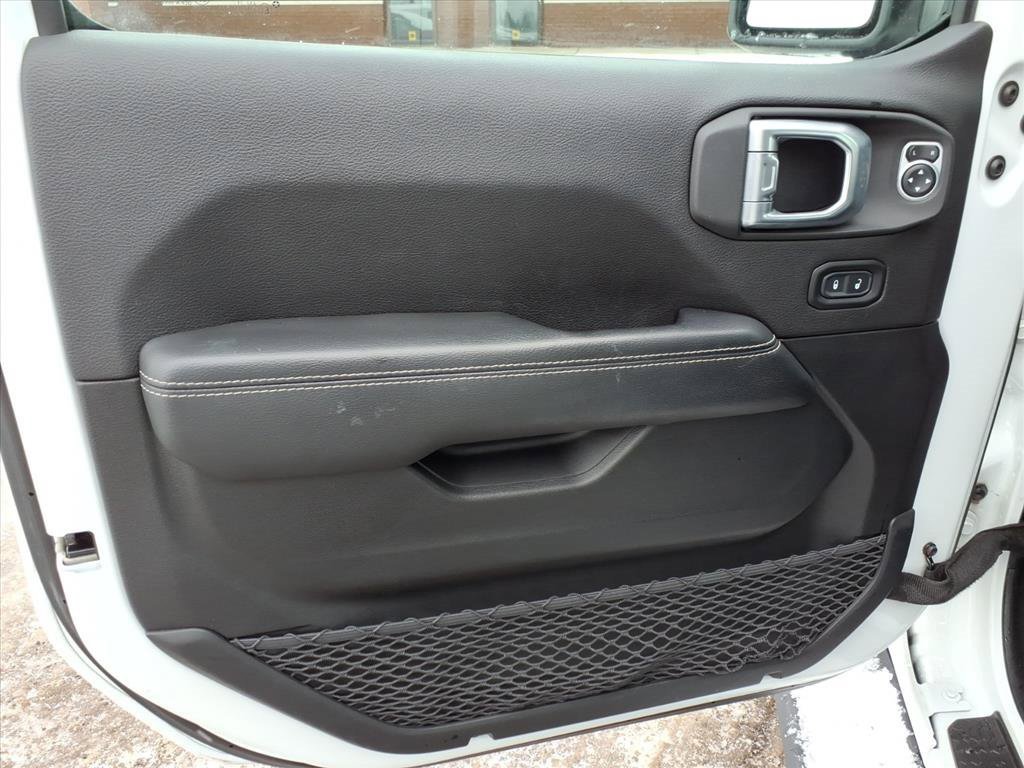 Used 2020 Jeep Wrangler Unlimited Sahara w/ Uconnect 4C Nav & Sound Group image 13