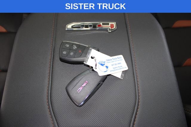 Used 2025 GMC Sierra 2500 AT4 w/ AT4 Premium Plus Package AWD/4WD image 29