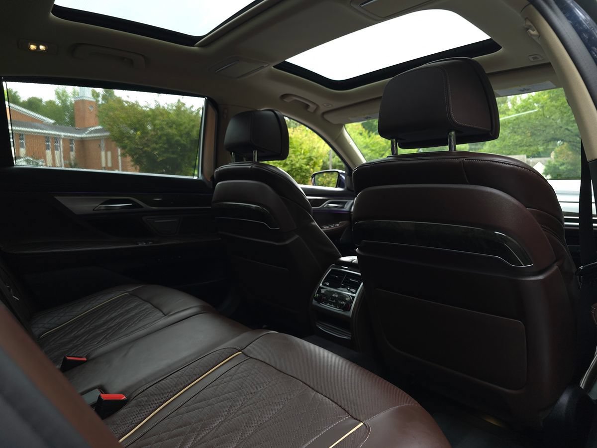 Used 2020 BMW 750i xDrive w/ Executive Package AWD/4WD image 30