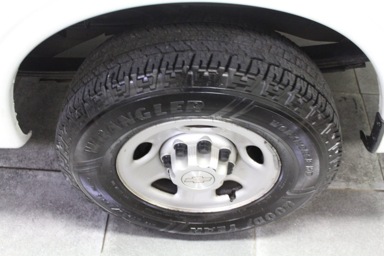 Used 2017 Chevrolet Express 2500 image 26